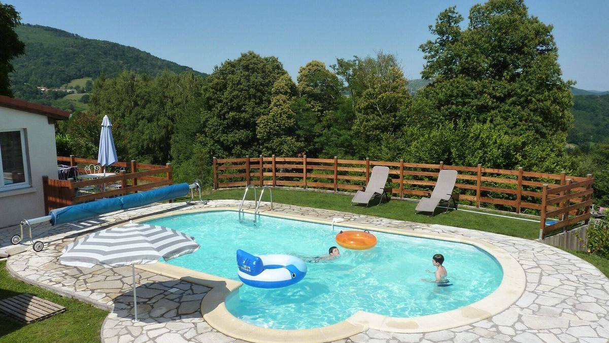 Serres-sur-Arget Apartment | Renovated apartment in Serres-sur-Arget with swimming pool