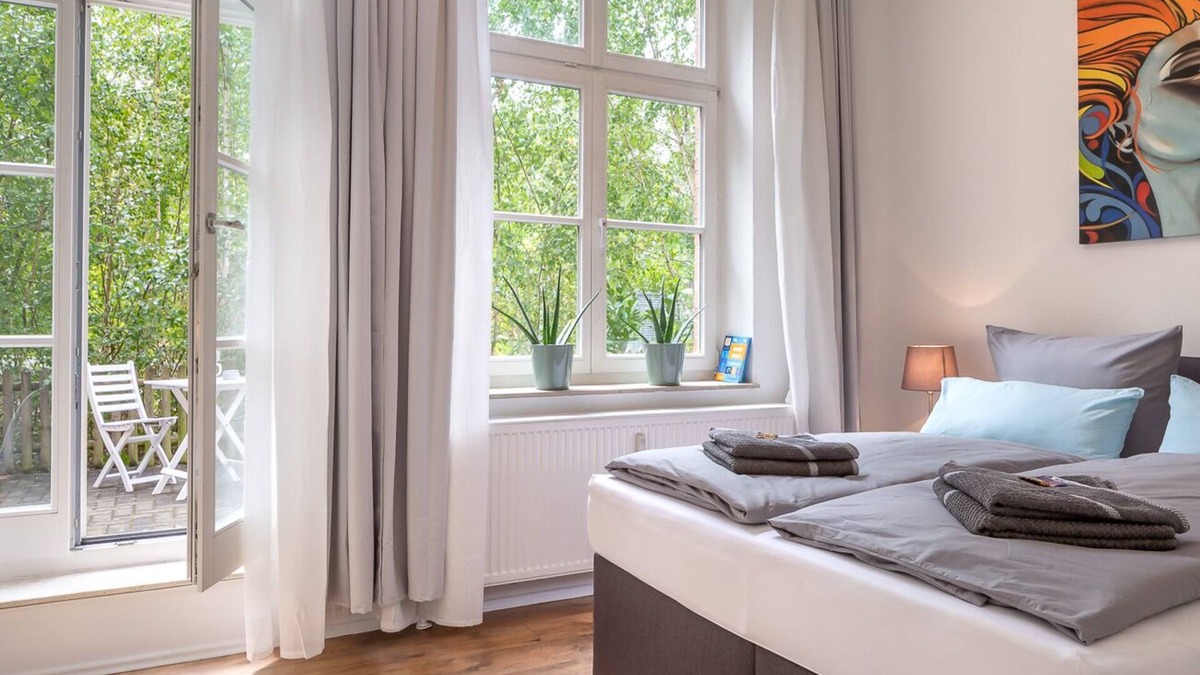 Bad Oeynhausen Apartment | Renovated apartment with Netflix & box spring bed