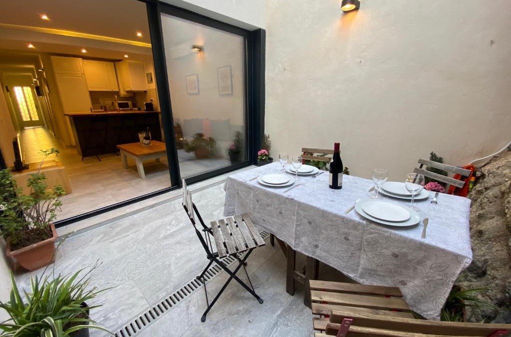 Caldes d'Estrac Apartment | Renovated apartment 5 minutes walk to the beach