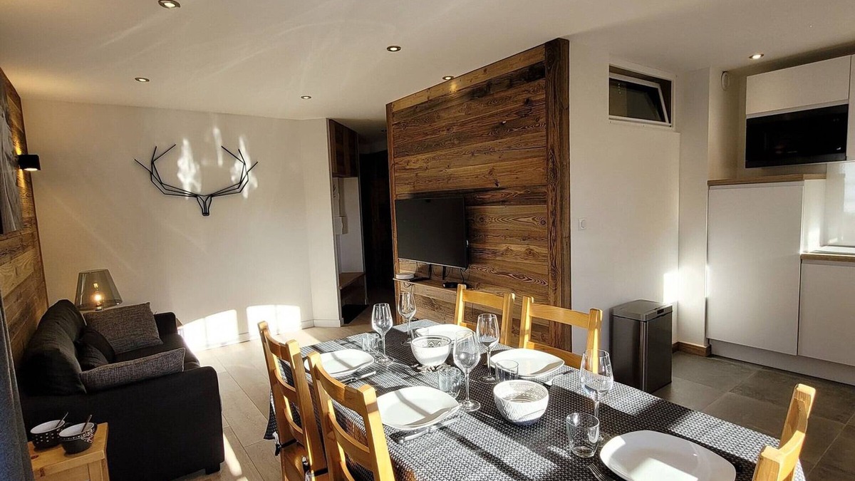 Les Gets Apartment | Renovated apartment 2 bedrooms - 5 ppl, balcony, parking, WIFI Les Gets
