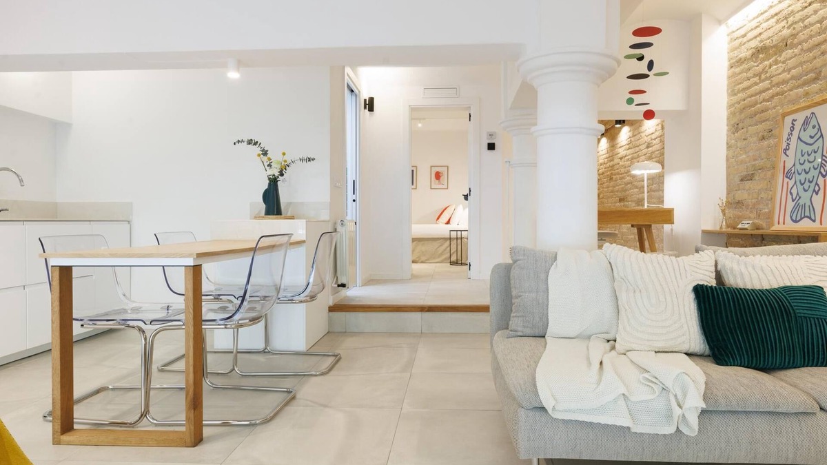 La Font de la Guatlla Apartment | Renovated Apartment near Plaça España