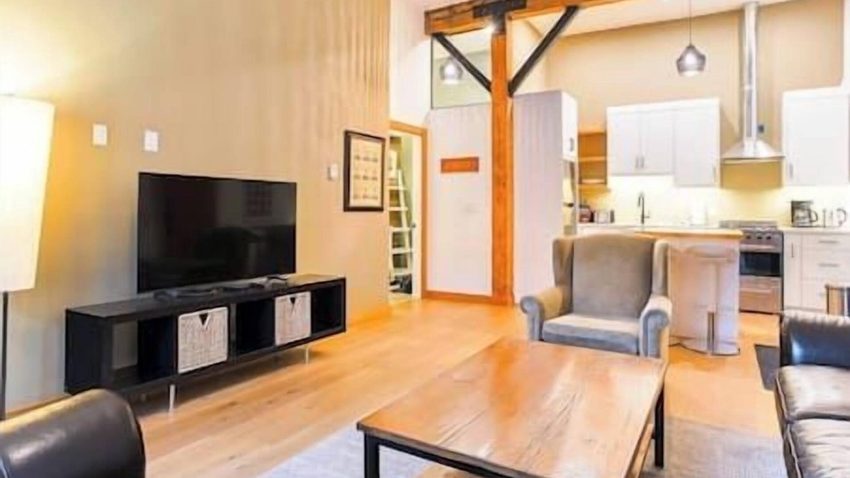 East Kootenay Apartment | Renovated apartment in Downtown/Great location