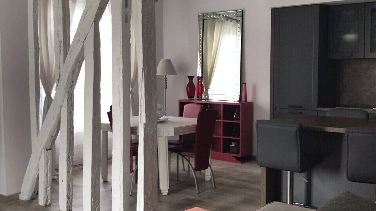 Mirepoix Apartment | Renovated apartment in the heart of Mirepoix cutlery