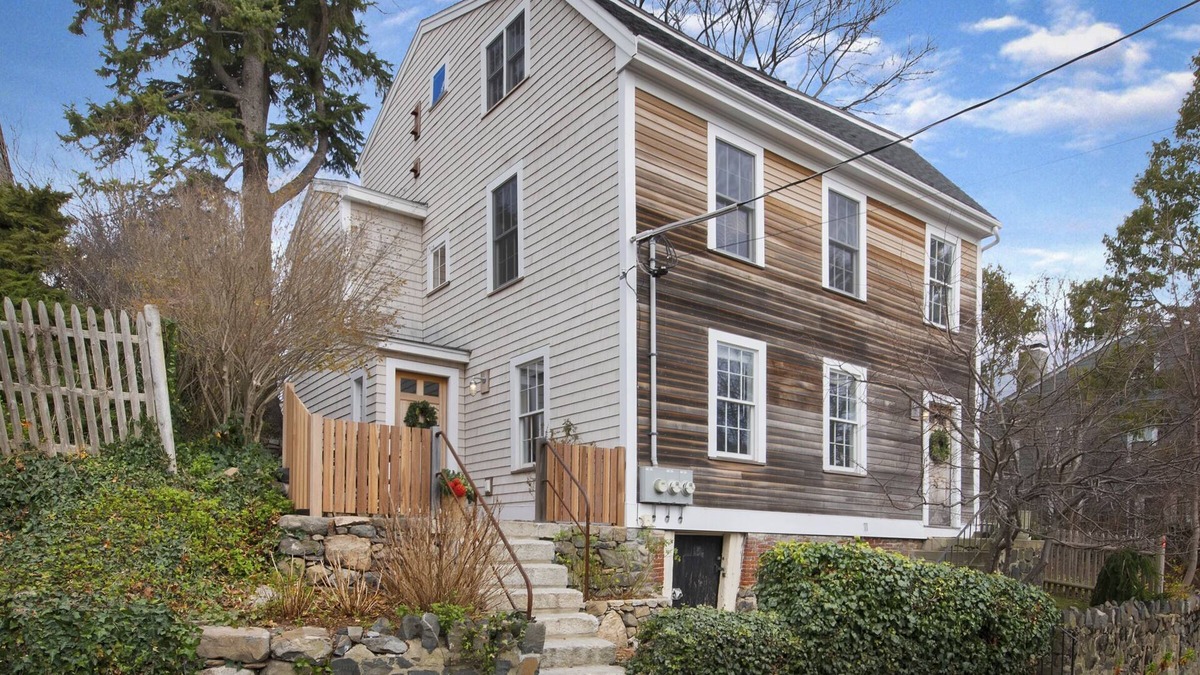 Marblehead Apartment | Renovated Apartment in Marblehead Historic District