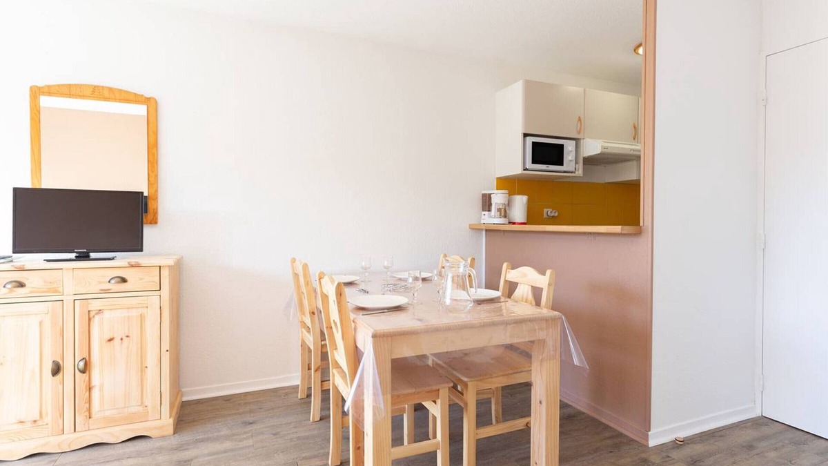 Germ Apartment | Renovated Apt in Peyragudes, Sleeps 6, Near Slopes, Ski Storage, Free Parking