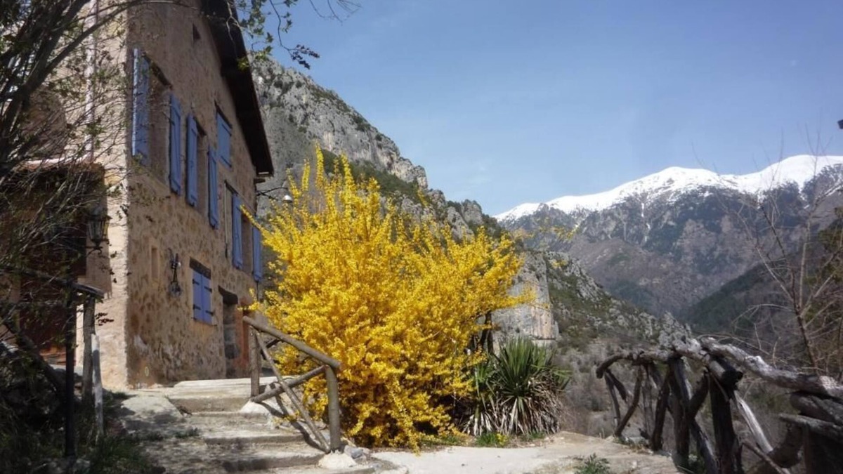 Roquebilliere House | Renovated barn facing the Mercantour peaks
