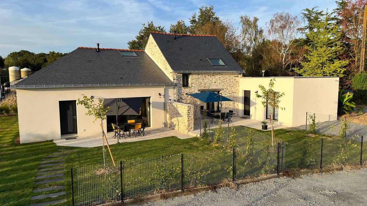 Nort-sur-Erdre Cottage | Renovated Barn with Terrace & Garden, Near Canal, 20km from Nantes - Ideal for Families or Professionals