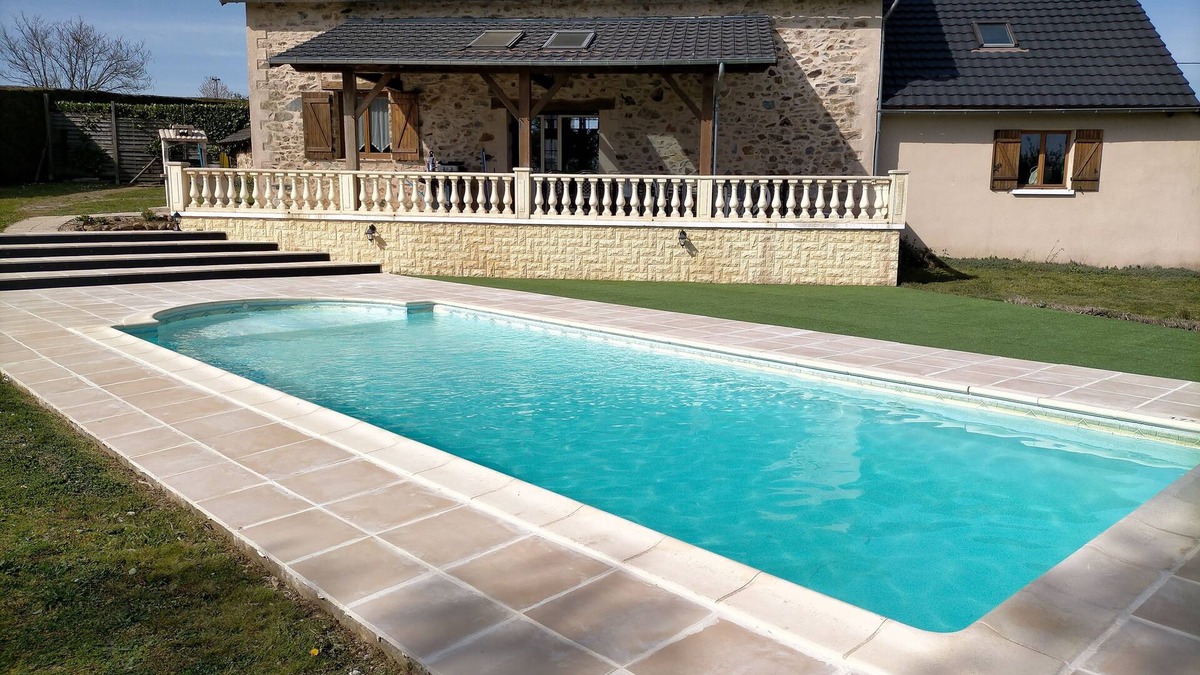 Saint-Mesmin House | RENOVATED BARN WITH PRIVATE INDOOR POOL