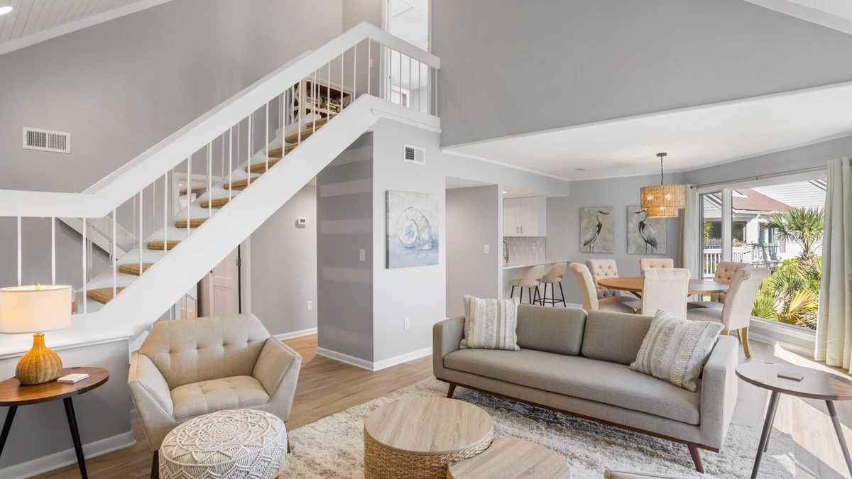 Spinnaker Beachhouses Villa | Renovated & Beautiful 2BR/2BA Villa! Easy walk to Beach & Club! Amenity Cards!