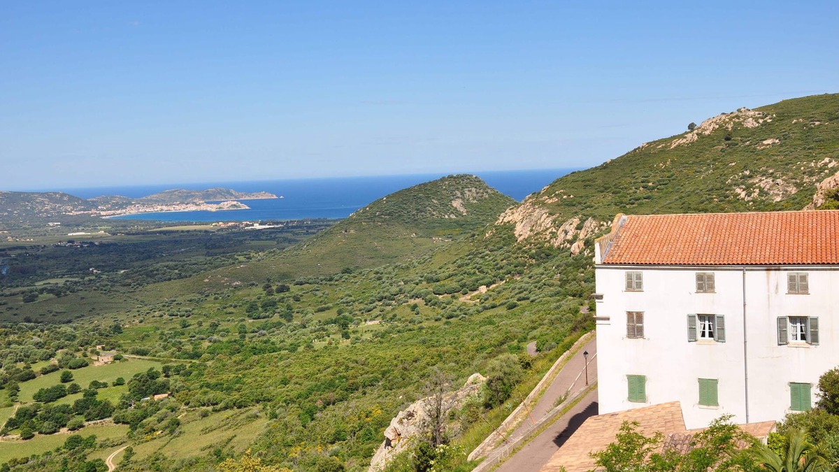 Lunghignano House | RENOVATED BERGERIE CLIMATISEE PANORAMIC VIEW POOL HEATED BEACHES A 12MN