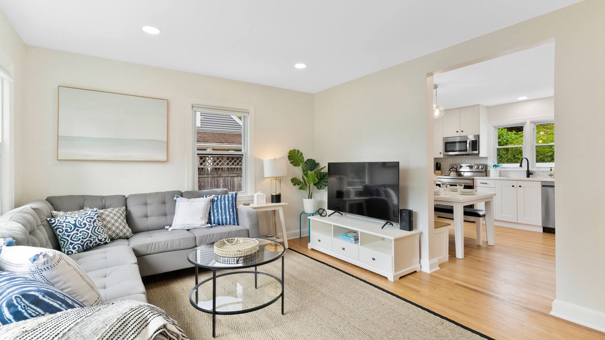 West Haven Cottage | Renovated Blue Haven beach retreat just 5 minute walk to beach
