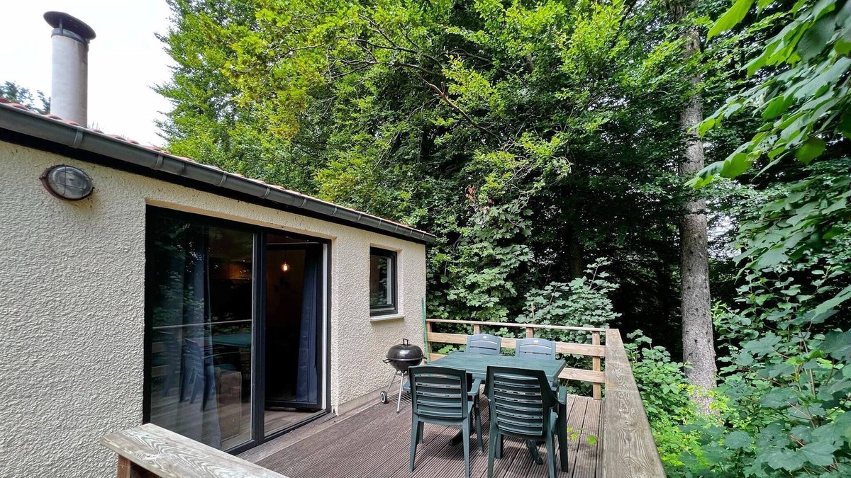 Virton House | Renovated bungalow near the lake of Vallée de Rabais in Virton