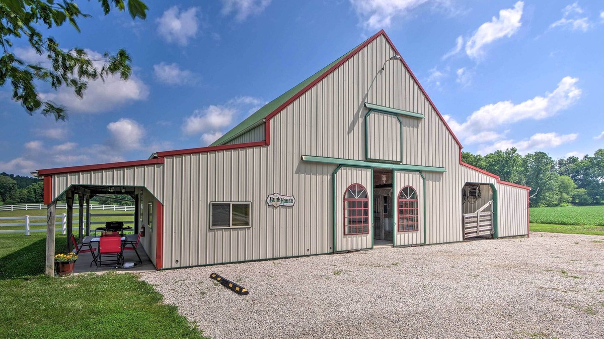 Perrysville Apartment | Renovated Bunkhouse on 12-Acre Horse Farm!