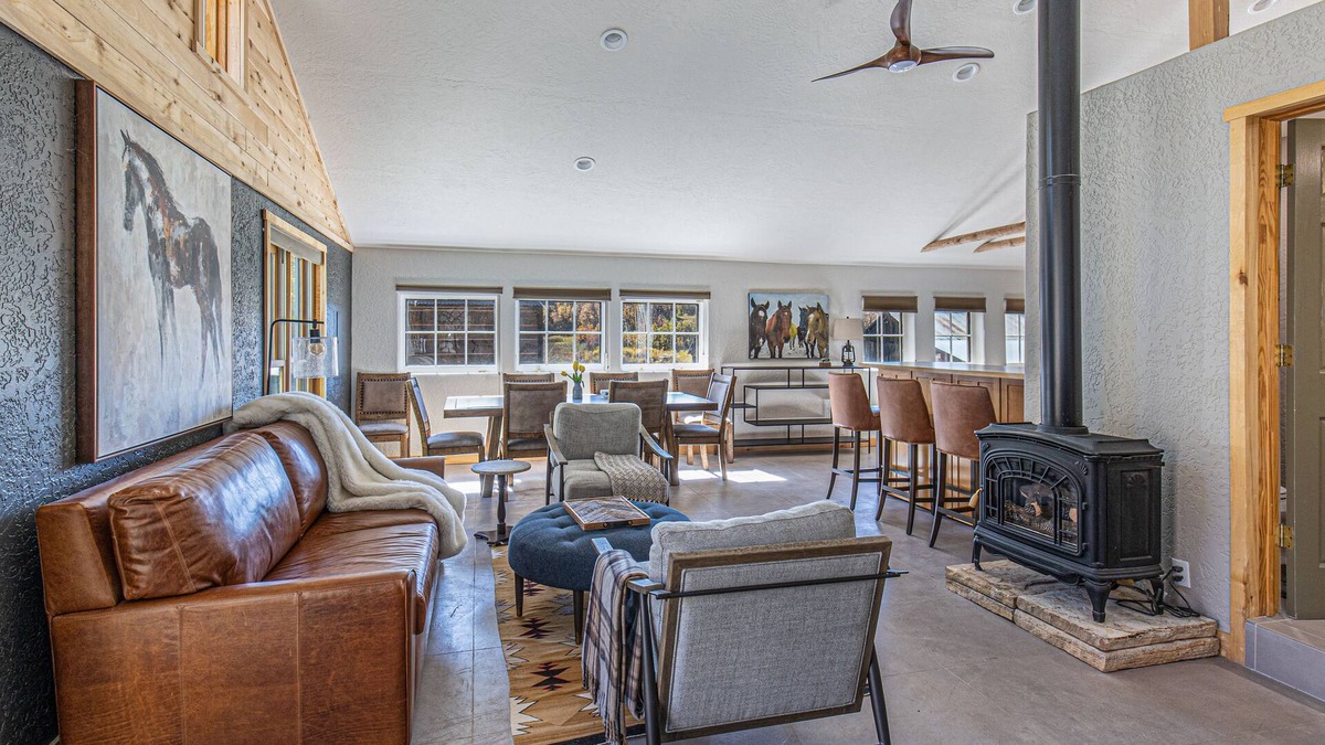 Cortez House | Renovated Cabin on 300 Acres - 20 Minutes to Durango