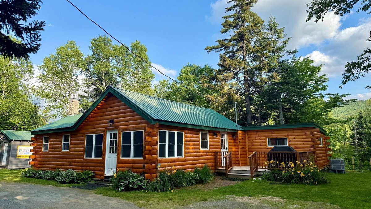 Twin Mountain Cabin | Renovated Cabin On River|Bretton Woods| Mt. Washington|Fishing+Hiking| Fire pit|