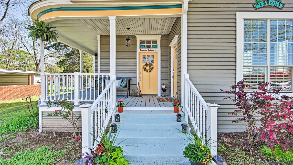Winnsboro House | Renovated 'Carnegie Cottage' - Walk to Dtwn!