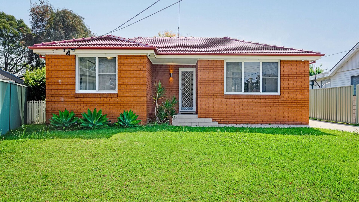 Blacktown House | Renovated charming home & private yard | Blacktown