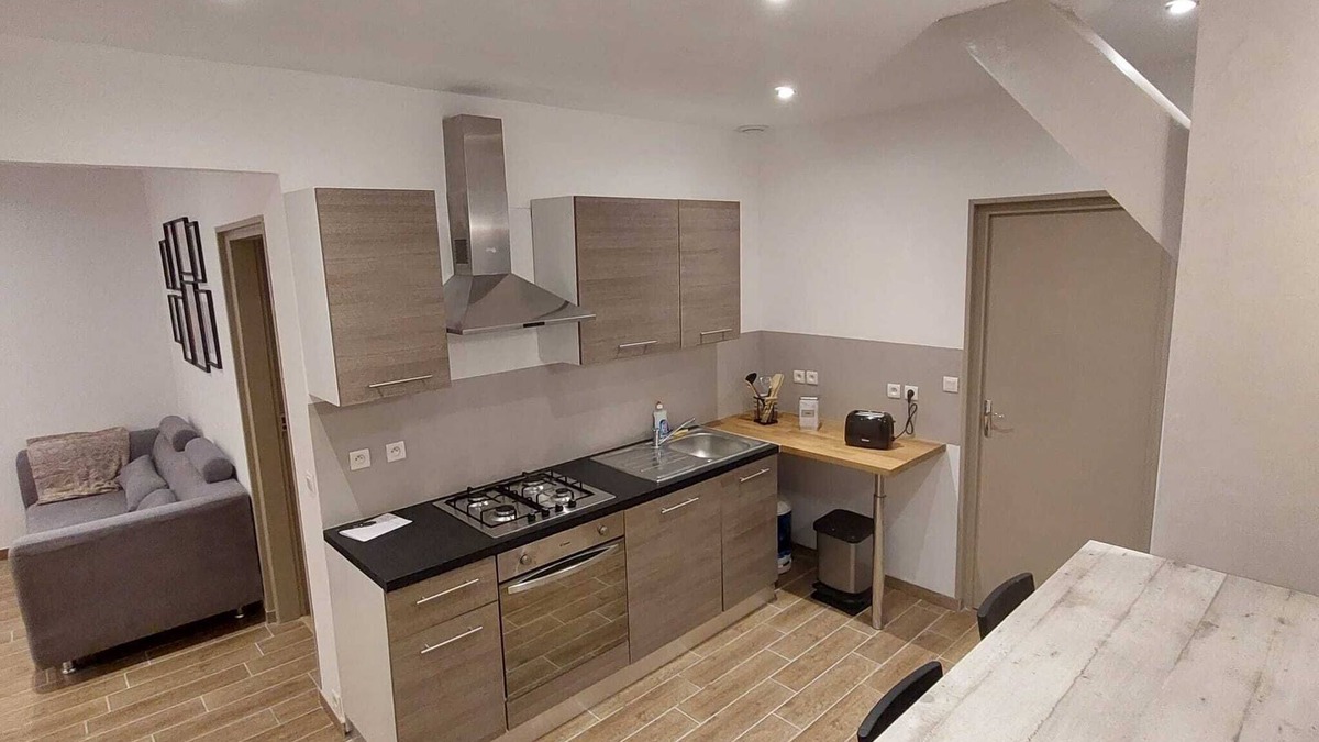 Rémy House | Renovated, comfortable accommodation in the heart of a pretty village