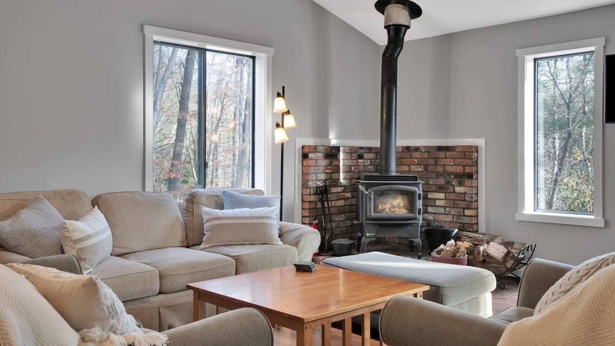 Quechee Condo | Renovated Condo, Heart of Quechee | Mill Run 3E