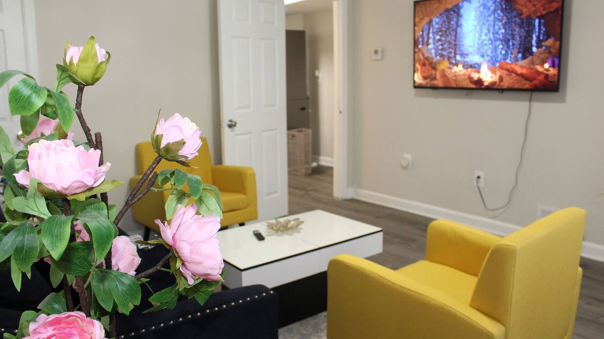 Northeast Condo | Renovated Condo