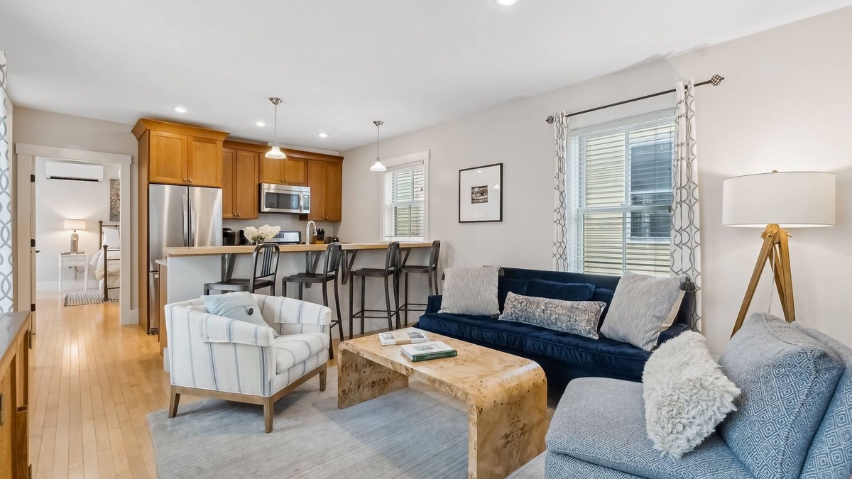 West End Condo | Renovated condo with prime West End location, 2 en suite bathrooms, & HGTV style
