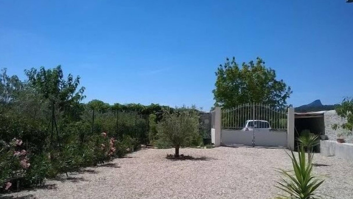 Fontanes House | Renovated contemporary style house in small village, view of Pic Saint Loup