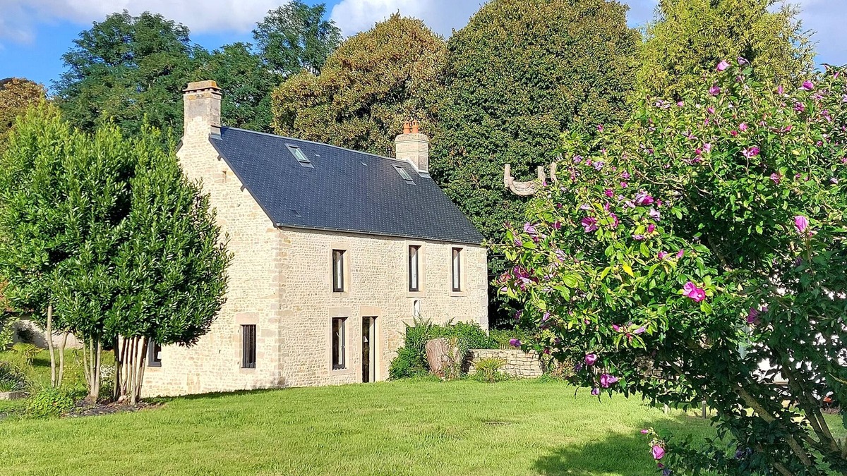 Juaye-Mondaye Cottage | Renovated Country House Close to the Landing Sites and Bayeux