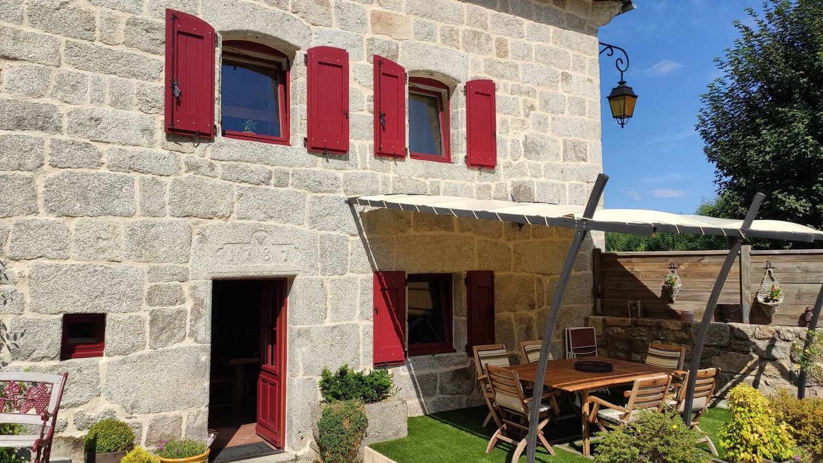 Saint-Just House | Renovated country house "CASA COSY" sleeps 10 with private spa