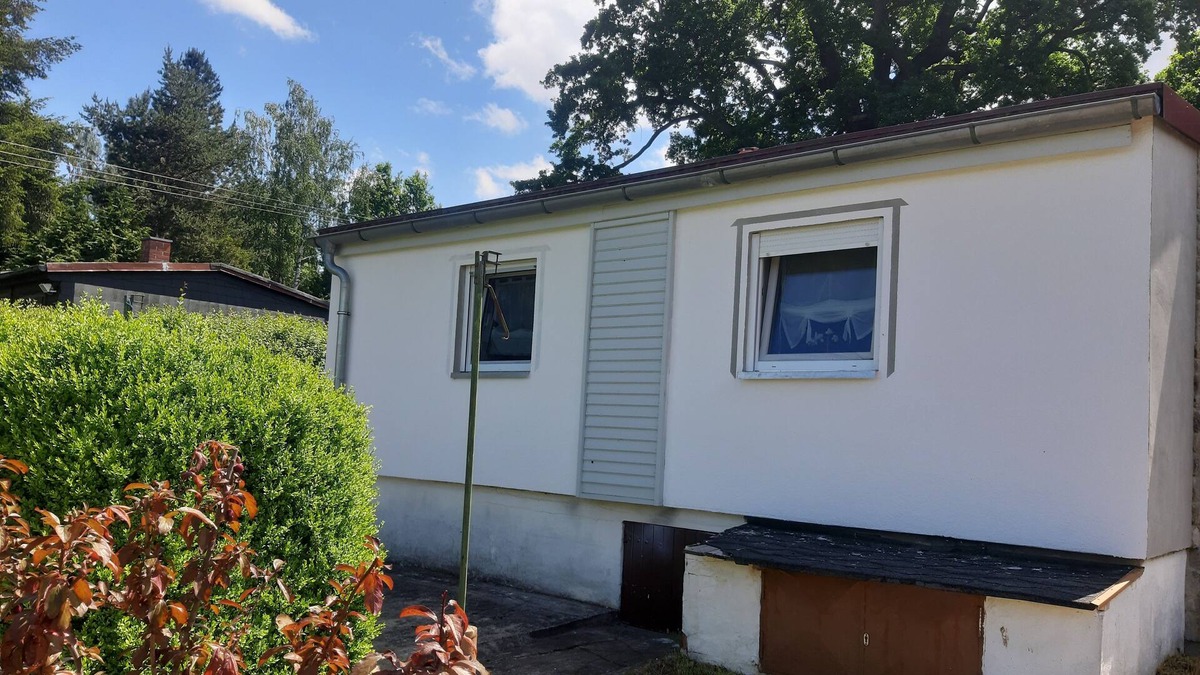 Luisenthal House | Renovated cozy bungalow near Oberhof with covered outdoor jacuzzi