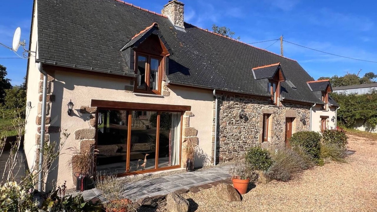 Bazouges-la-Perouse House | Renovated farmhouse in peaceful location