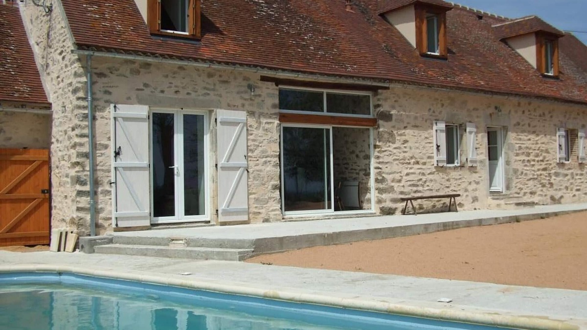 Chirat-l'Eglise Cottage | Renovated farmhouse with private pool, Wifi and pets welcome in Auvergne