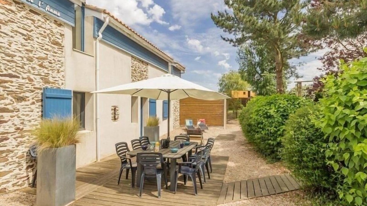 Port-Saint-Pere Cottage | Renovated Farmhouse Between Nantes and Coast with Garden, Terraces, and Family Amenities