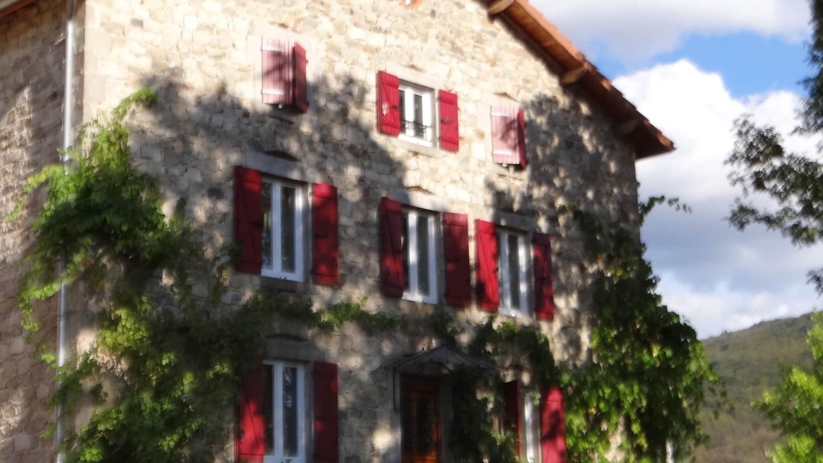 Sainte-Agathe House | Renovated farmhouse