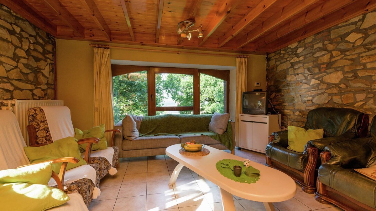 Vielsalm House | Renovated farmhouse from 1832 with beautiful view of winter sports area