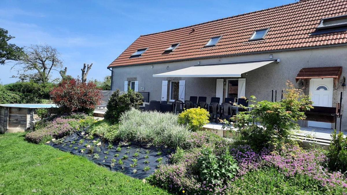 Echassieres Cottage | Renovated farmhouse with private pool, Wi-Fi and air conditioning