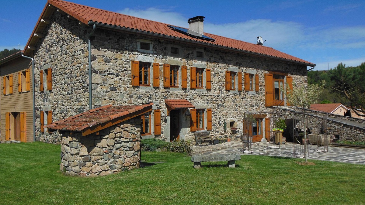 Retournac Cottage | Renovated farmhouse on the banks of the Loire
