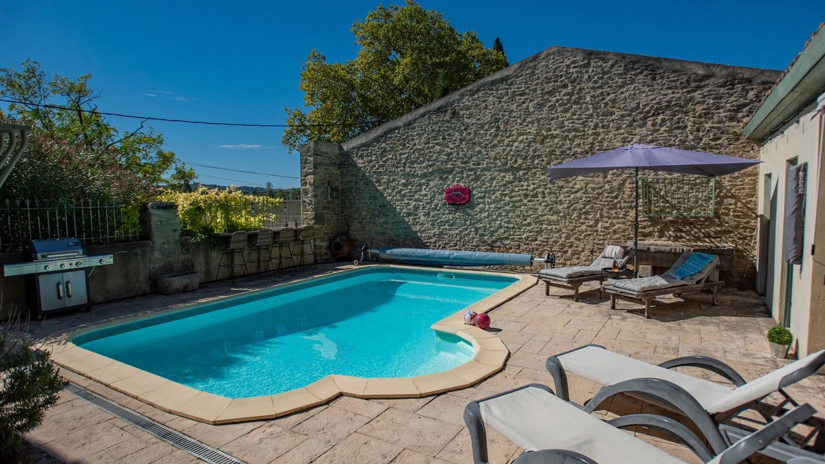 Montreal House | Renovated farmhouse with private pool