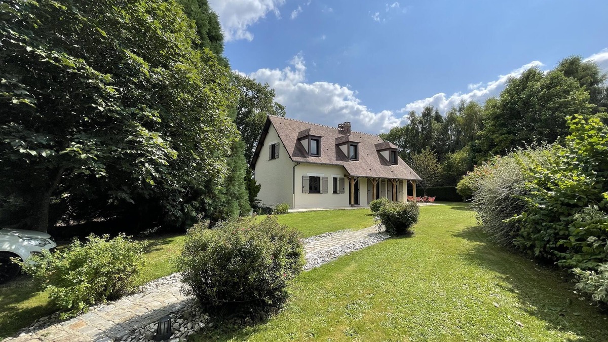 Le Mont-Saint-Adrien House | Renovated country property with fireplace, near forest