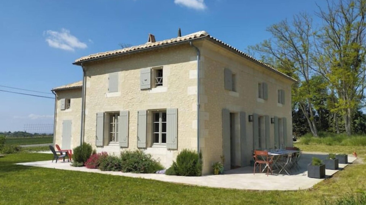 Saint-Thomas-de-Conac House | Renovated house with pool ideal for family vacations
