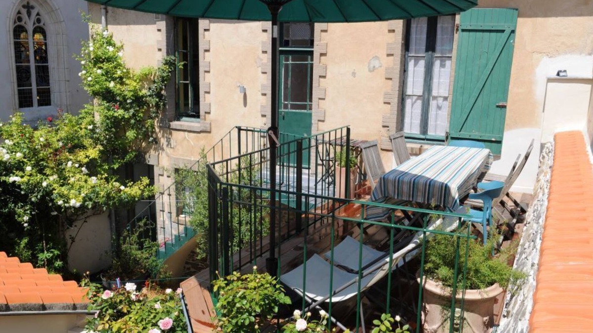 Les Sables d'Olonne House | Renovated house 50 m from Sables-d'Olonne beach, terrace, courtyard, 4 bedrooms