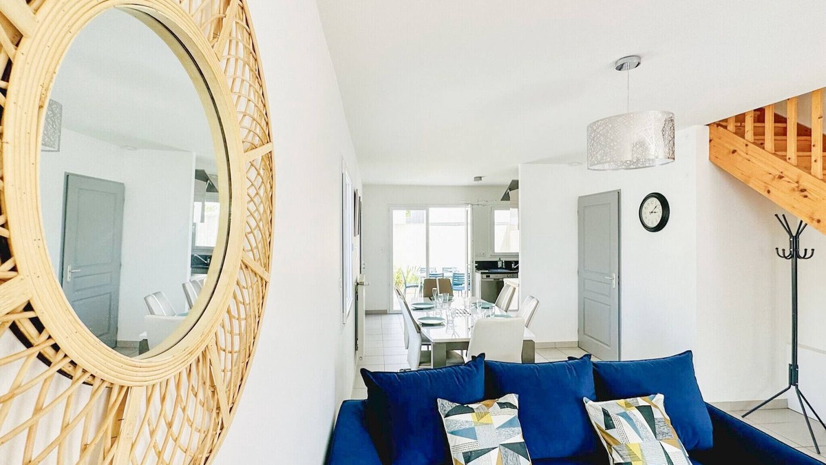 Les Sables d'Olonne Ski Chalet | Renovated holiday home - Beauséjour close to amenities