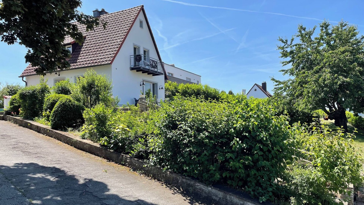 Colmdorf House | Renovated historic detached house with panoramic views over Bayreuth