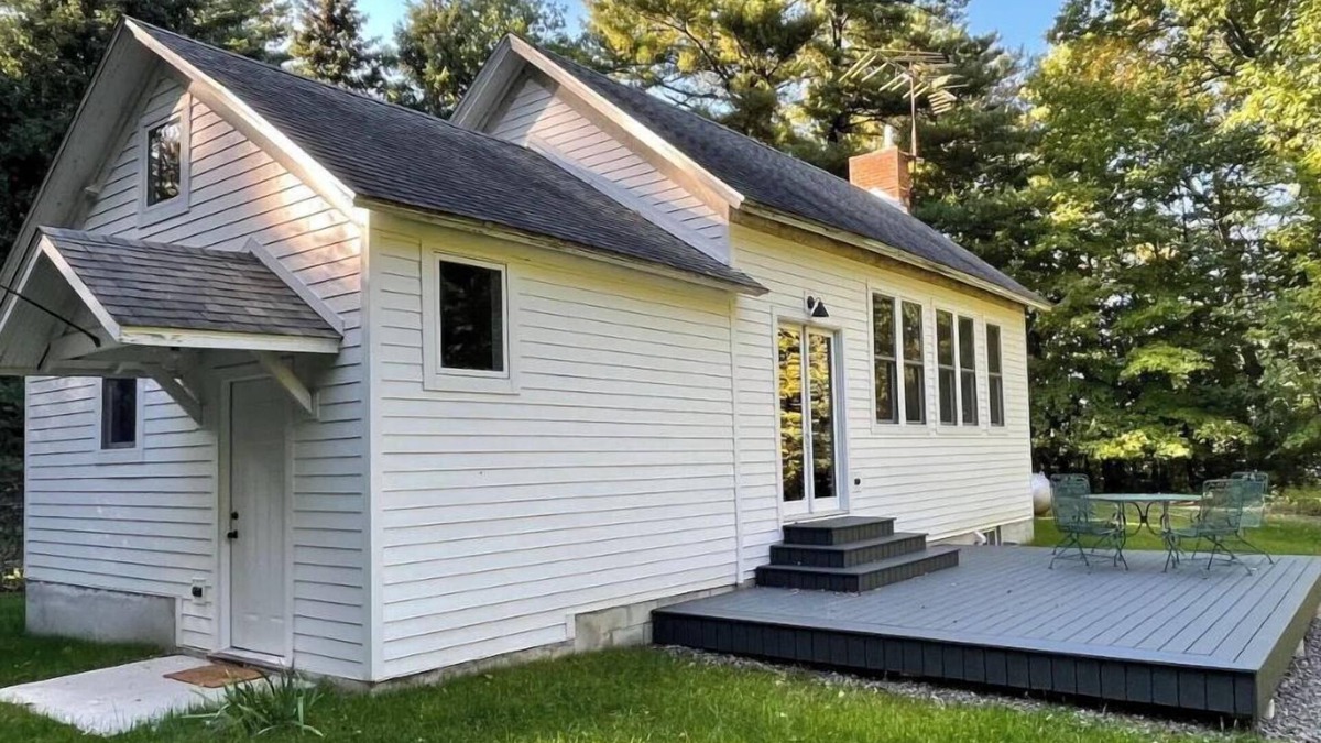 Brill Cabin | Renovated Historic Nobleton Schoolhouse