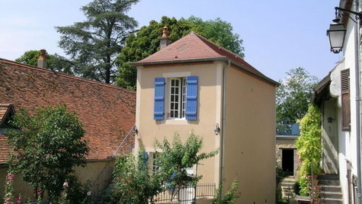 Billy Cottage | Renovated house with castle view, pets allowed, panoramic terrace