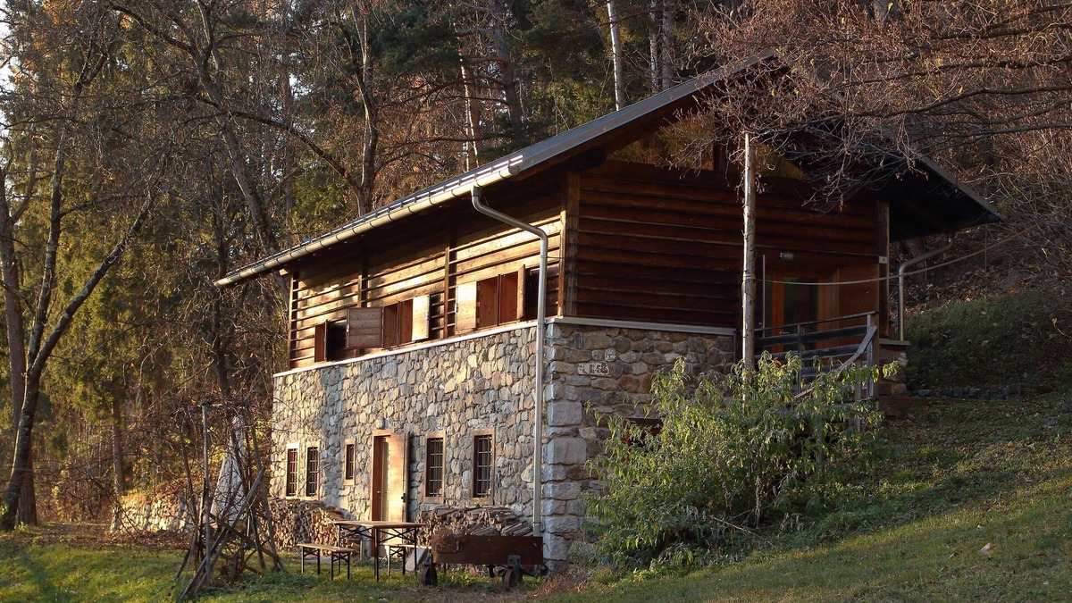 Samone House | Renovated in 2006, charming holiday home by the woods