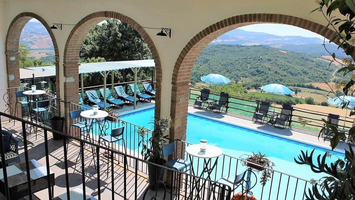 Montecastelli House | Renovated farmhouse with 7 apartments in the center of Tuscany.