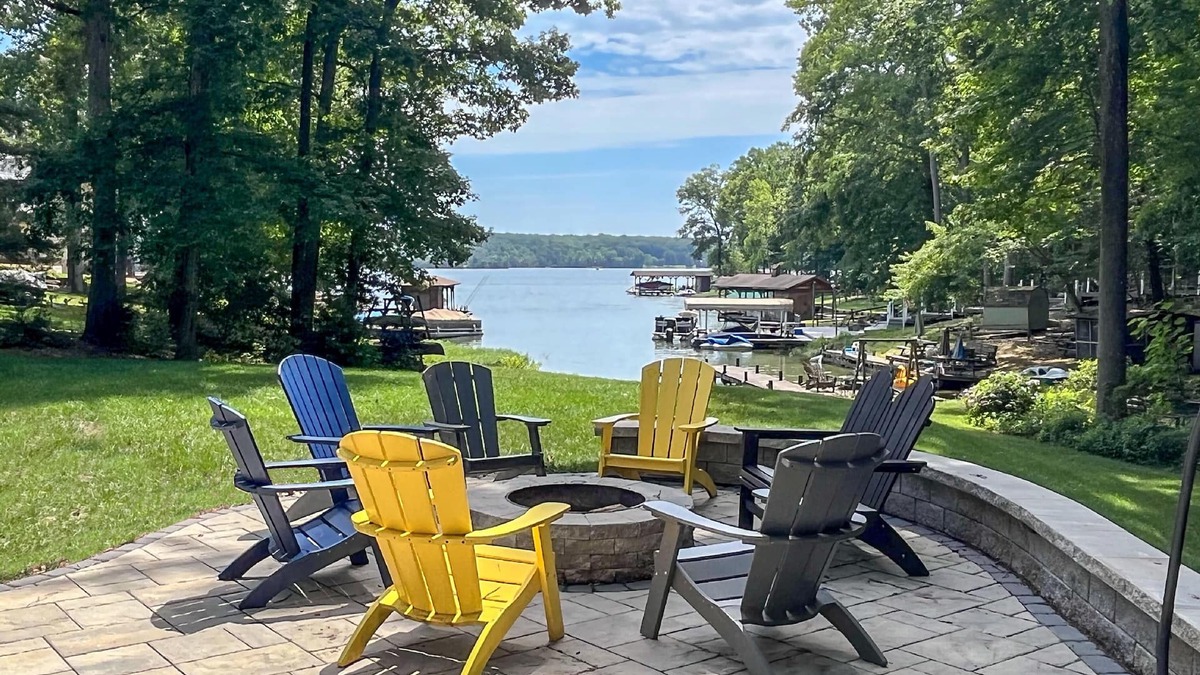 Livingston House | Renovated lake front property on quiet cove with flat yard for outdoor fun