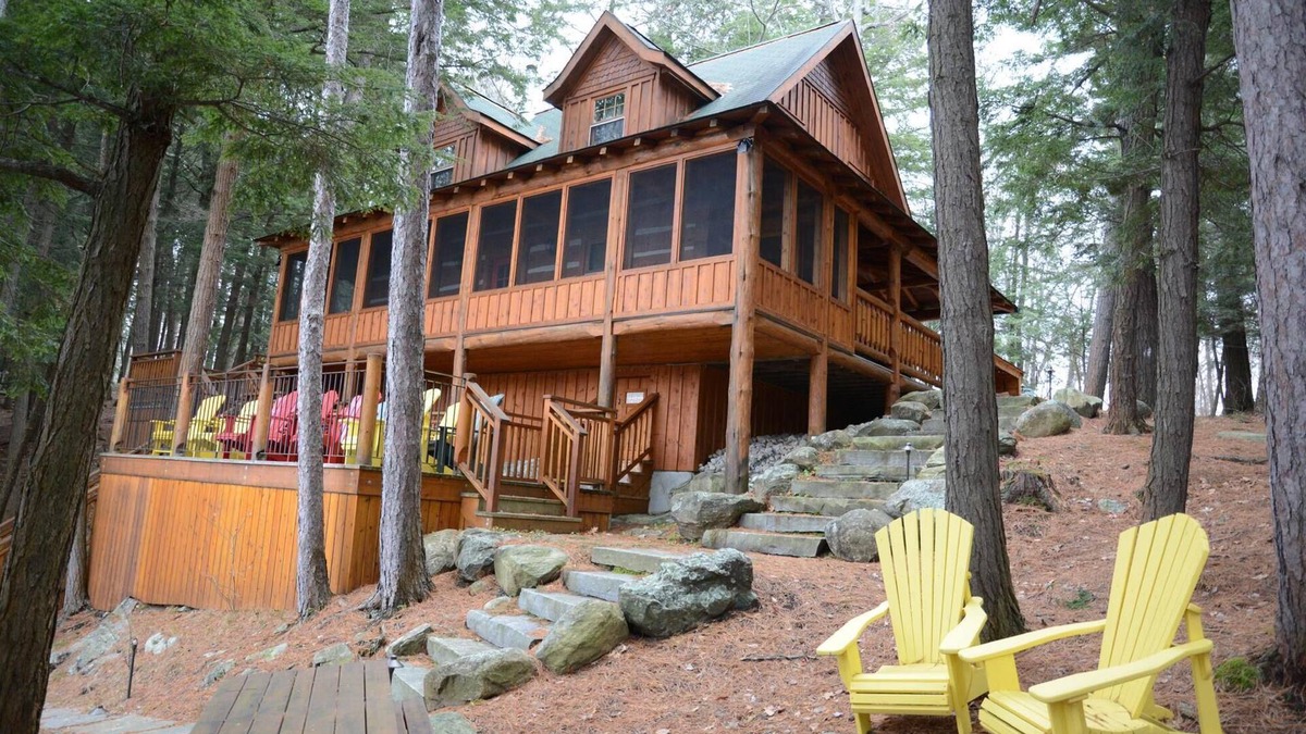 Minett Cottage | Renovated Log Cabin! 3 Bed, 2 Bath Lake Rosseau! Minett! Sunsets!