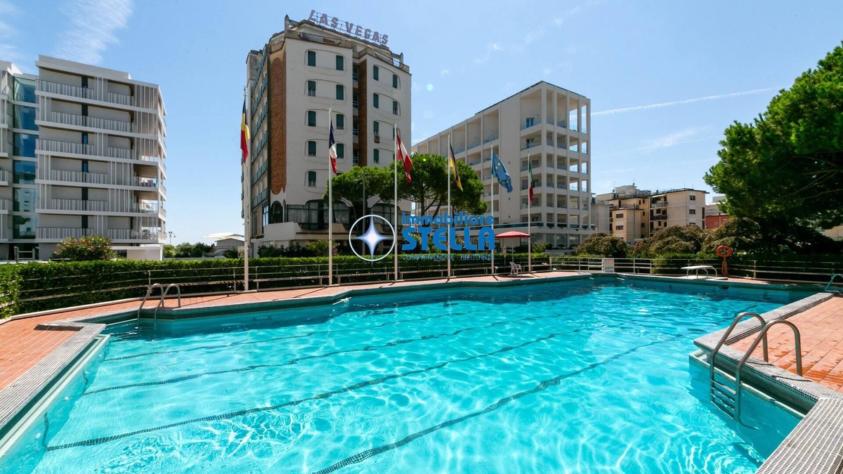 Faro Apartment | *Renovated* Pool/Beach Place [+Free Parking]