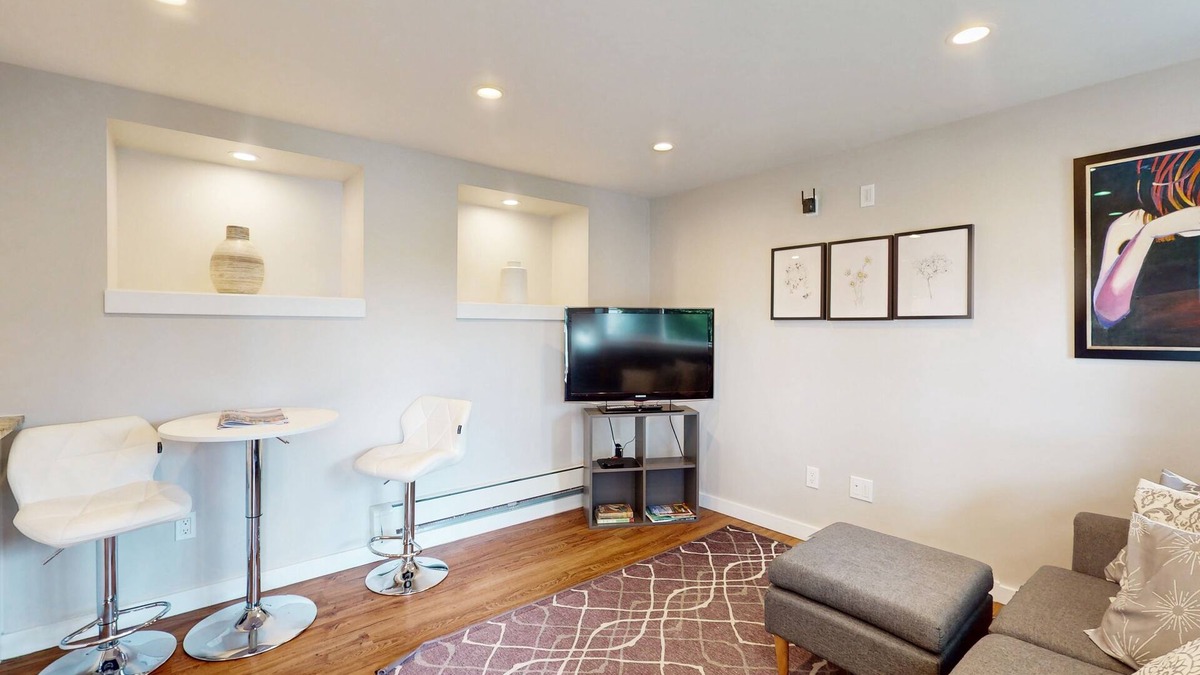 North Queen Anne House | Renovated Queen Anne Escape | Smart TV, Parking, Patio & Walkable Locale